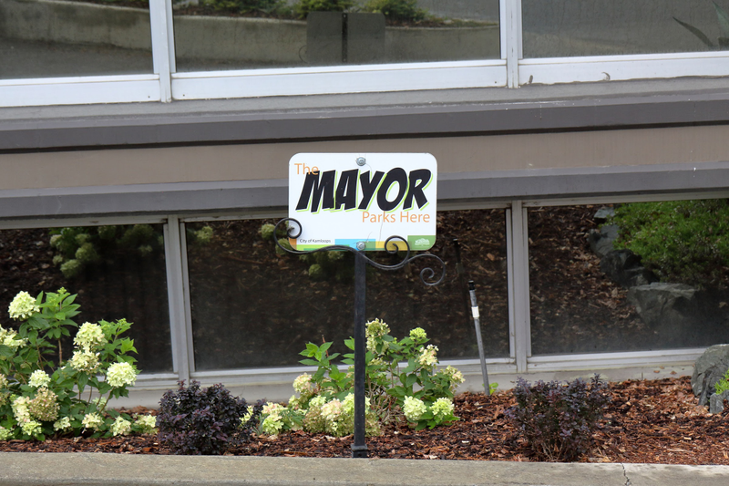 Illustration for article titled Pics from the Curbside: 2018-08-26 Around Downtown Kamloops